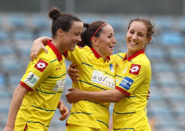 GER, 1.Bundesliga, Frauen, FF USV Jena vs TSG 1899 Hoffenheim 11.10.14, Jena, Ernst-Abbe-Sportfeld, GER, Allianz Frauen Bundesliga 1.Bundesliga, Frauen, Saison 2014 2015, 07.Spieltag, FF USV Jena vs TSG 1899 Hoffenheim im Bild Torjubel Martina Moser (Mitte) nach dem Tor zum 1:1 Ausgleich, hier mit Theresa Betz und Sabine Stoller (alle Hoffenheim)