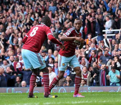 West Ham s Diafra Sakho celebrates scoring his sides second goal Barclays Premier League - West Ham United vs Manchester City - Upton Park - England - 25th October 2014 - Picture David Klein Sportimage EDITORIAL USE ONLY. No use with unauthorised audio, video, data, fixture lists, club league logos or live services. Online in-match use limited to 120 images, no video emulation. No use in betting, games or single club league player publications.