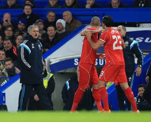 Aktuell Fußball, England, League Cup, Halbfinale, FC Chelsea - FC Liverpool Chelsea s Jose Mourinho argues with Liverpool s Emre Can League Cup Semi Final, Second Leg - Chelsea vs Liverpool - Stamford Bridge - England - 27th January 2015 - Picture David Klein Sportimage EDITORIAL USE ONLY. No use with unauthorised audio, video, data, fixture lists, club league logos or live services. Online in-match use limited to 120 images, no video emulation. No use in betting, games or single club league player publications.