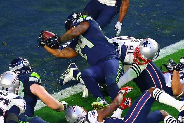 01 FEB 2015: Seattle Seahawks running back Marshawn Lynch (24) scores a touchdown during the second quarter of Super Bowl XLIX. The New England Patriots defeat the Seattle Seahawks 28-24 in Super Bowl XLIX at University of Phoenix Stadium in Glendale Arizona.New England Patriots Quarterback Tom Brady (12) was also named the game MVP. NFL American Football Herren USA FEB 01 Super Bowl XLIX - Patriots v Seahawks Icon020115095 EDITORIAL USE ONLY