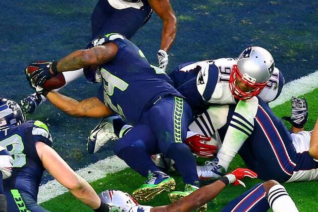 01 FEB 2015: Seattle Seahawks running back Marshawn Lynch (24) scores a touchdown during the second quarter of Super Bowl XLIX. The New England Patriots defeat the Seattle Seahawks 28-24 in Super Bowl XLIX at University of Phoenix Stadium in Glendale Arizona.New England Patriots Quarterback Tom Brady (12) was also named the game MVP. NFL American Football Herren USA FEB 01 Super Bowl XLIX - Patriots v Seahawks Icon020115096 EDITORIAL USE ONLY