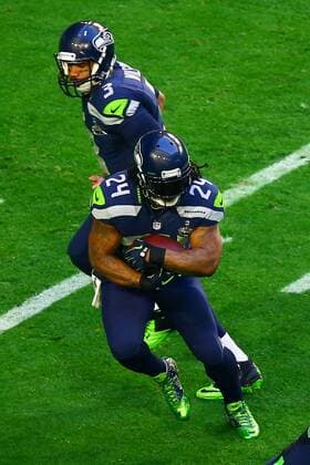 01 FEB 2015: Seattle Seahawks running back Marshawn Lynch (24) runs with the ball during the first quarter of Super Bowl XLIX being played at University of Phoenix Stadium. The New England Patriots defeat the Seattle Seahawks 28-24 in Super Bowl XLIX at University of Phoenix Stadium in Glendale Arizona. NFL American Football Herren USA FEB 01 Super Bowl XLIX - Patriots v Seahawks Icon020115342 EDITORIAL USE ONLY