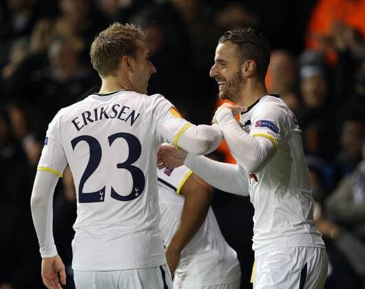 Tottenham s Roberto Soldado celebrates scoring his sides opening goal Europa League - Tottenham Hotspur - AC Florenz (ACF Fiorentina) - White Hart Lane - England - 19th February 2015 - EDITORIAL USE ONLY. No use with unauthorised audio, video, data, fixture lists, club league logos or live services. Online in-match use limited to 120 images, no video emulation. No use in betting, games or single club league player publications.