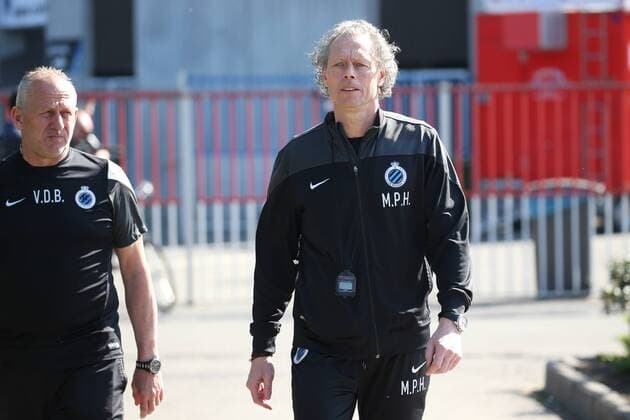 - BRUGGE, BELGIUM: Club s assistant coach Stan Van den Buijs and Club s head coach Michel Preud homme arrive for a training session of Club Brugge, in Brugge stadium, Wednesday 15 April 2015. Belgian first league soccer team Club Brugge will play tomorrow a first leg quarter final game of Uefa Europa League competition against Ukrainian soccer club Dnipro. BRUNOxFAHY x04604436x