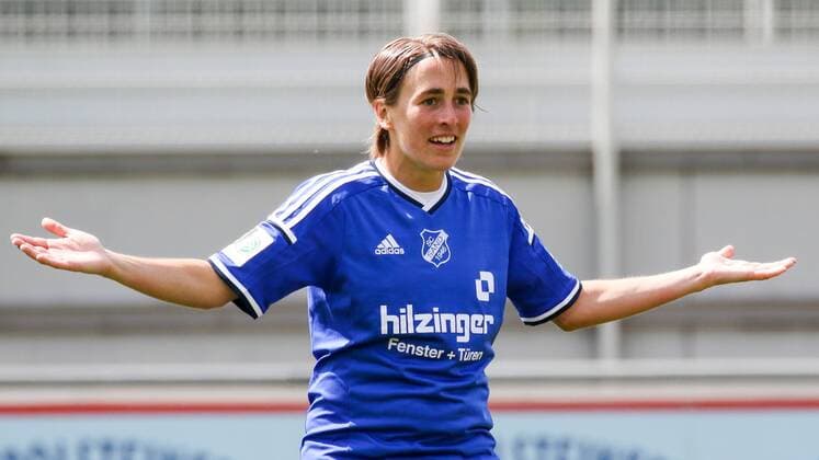 Anne Van Bonn (SC Sand), ratlos, enttäuscht schauend, Enttäuschung, Frustration, disappointed, pessimistisch, Fussball, Allianz Frauen-Bundesliga, Bayer 04 Leverkusen - SC Sand, xozx