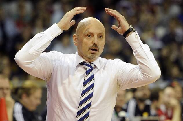 Trainer Sasa OBRADOVIC (B),Gestik,Wut,Aerger,Enttaeuschung,Frust,enttaeuscht,frustriert,niedergeschlagen, Basketball 1.Bundesliga 2.Play off Halbfinale: FC Bayern Muenchen-Alba Berlin. am 28.05.2015,A U D I D O M E.