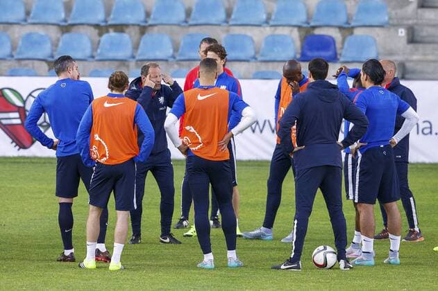 (L-R) Klaas-Jan Huntelaar of Holland, Daley Blind of Holland, assistant trainer Danny Blind of Holland, Jeffrey Bruma of Holland, Daryl Janmaat of Holland, Bruno Martins Indi of Holland, assistant trainer Ruud van Nistelrooij of Holland, Jetro Willems of Holland, Karim Rekik of PSV during a training session prior to the UEFA EURO EM Europameisterschaft Fussball 2016 qualifying match between Latvia and The Netherlands on June 11, 2015 at the Skonto stadium in Riga, The Netherlands. Netherlands Training session in Riga 2014 2015 xVIxxIVx 3958177