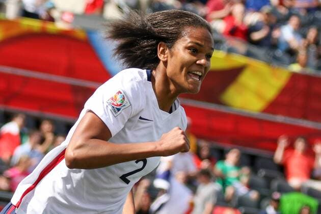Wendie Renard (Frankreich), Jubel, Torjubel, Torerfolg, celebrate the goal, goal, celebration, Jubel ueber das Tor, optimistisch, Action, Aktion, Fussball, FIFA Frauen-WM 2015, Mexiko - Frankreich, xozx