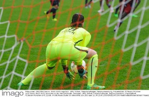 GER, Fußball, Freundschaftsspiel, Saisonvorbereitung, Frauenfußball, FC Bayern München vs FC Zürich 29.07.2015, Sportplatz an der Mehrzweckhalle, Hawangen, GER, Fußball, Freundschaftsspiel, Saisonvorbereitung, Frauenfußball, FC Bayern München vs FC Zürich, im Bild Nicole Studer 31 nphxHafner