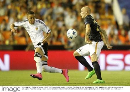Valencia s Rodrigo (l) and AS Monaco FC s Andrea Raggi during Champions League 2015 2016 Play-Offs 1st leg match. August 19,2015. (2015081923)