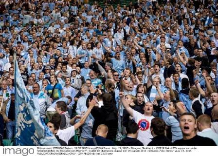Aug. 19, 2015 - Glasgow, Skottland - 150819 Malmö FFs supportrar under fotbollsmatchen mellan Celtic och Malmö FF i kvalet till Champions League den 19 augusti 2015 i Glasgow..Foto: News - Aug. 19, 2015 - ZUMAb138
