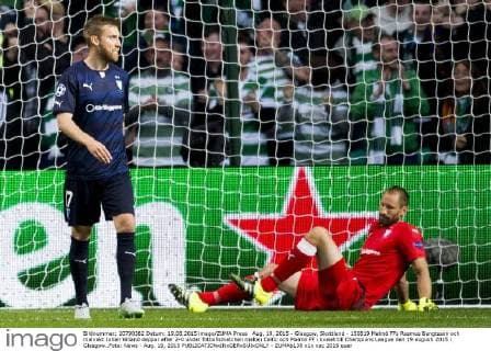 Aug. 19, 2015 - Glasgow, Skottland - 150819 Malmö FFs Rasmus Bengtsson och malvakt Johan Wiland deppar efter 2-0 under fotbollsmatchen mellan Celtic och Malmö FF i kvalet till Champions League den 19 augusti 2015 i Glasgow..Foto: News - Aug. 19, 2015 - ZUMAb138