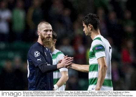 Aug. 19, 2015 - Glasgow, Skottland - 150819 Malmö FFs Jo Inge Berget och Celtics Nir Biton efter fotbollsmatchen mellan Celtic och Malmö FF i kvalet till Champions League den 19 augusti 2015 i Glasgow..Foto: News - Aug. 19, 2015 - ZUMAb138