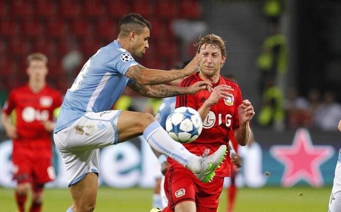 Mauricio (Lazio Rom) (L)gets the red card after this scene against Stefan Kießling (Bayer 04 Leverkusen) during the Championsleague Qualification between Bayer 04 Leverkusen and Lazio Rom, Bayarena in Leverkusen on August 26., 2015. Bayer 04 Leverkusen vs. Lazi Rom in der Qualifikation der Champions League der Saison 2015 2016 am 26. August 2015.