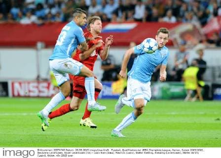 Fussball, Qualifikation zur UEFA Champions League, Herren, Saison 2015 2016, BayArena Leverkusen, Bayer Leverkusen (rot) - Lazio Rom (blau); Mauricio (Lazio), Stefan Kießling, Kiessling (Leverkusen), Stefan de Vrij (Lazio), Aktion.