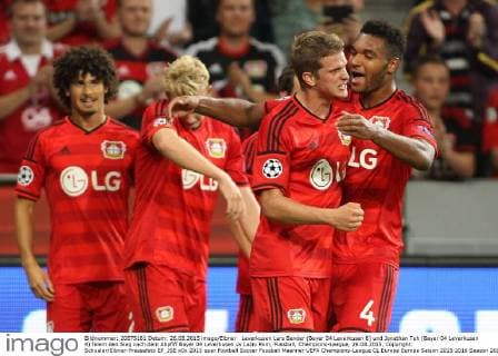 Leverkusen Lars Bender (Bayer 04 Leverkusen 8) und Jonathan Tah (Bayer 04 Leverkusen 4) feiern den Sieg nach dem Abpfiff Bayer 04 Leverkusen vs Lazio Rom, Fussball, Champions-League, 26.08.2015, Copyright: Schueler Eibner-Pressefoto EP_JSE