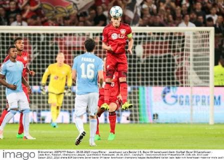 Leverkusen Lars Bender ( 8, Bayer 04 Leverkusen) beim Kopfball Bayer 04 Leverkusen - Lazio Rom, Fussball, Champions League, Qualifikation Rueckspiel, 26.08.2015 , Copyright: Deutzmann Eibner-Pressefoto EP_CDN