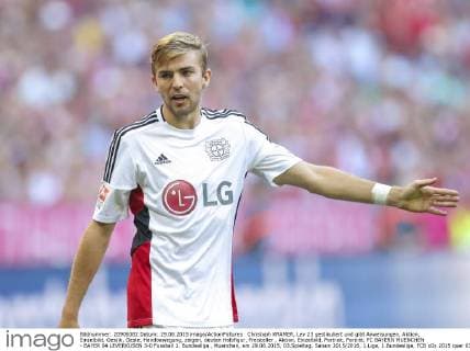 Christoph KRAMER, Lev 23 gestikuliert und gibt Anweisungen, Aktion, Einzelbild, Gestik, Geste, Handbewegung, zeigen, deuten Halbfigur, Freisteller , Aktion, Einzelbild, Portrait, Porträt, FC BAYERN MUENCHEN - BAYER 04 LEVERKUSEN 3-0 Fussball 1. Bundesliga , Muenchen, am 29.08.2015, 03.Spieltag, Saison 2015 2016, 1.Liga, 1.Bundesliga, FCB