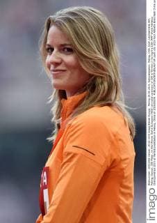 Peking 29.08.2015, Nationalstadion, Peking, CHN, IAAF, Leichtathletik WM, Peking, Damen, 200 Meter, im Bild Winner Dafne Schippers (NED) at medal ceremony of 200 m Women during the 15th IAAF World Athletics Championships 2015 at the Nationalstadion in Peking, China on 2015 08 29. EP_spoti