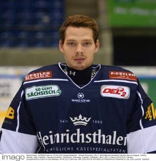 Aktuell Eishockey, DEL 2, Porträttermin Dresdner Eislöwen Marvin Cüpper, Porträt, Portrait, Kopf, Kopffoto, Dresdner Eislöwen, Fototermin, Eishockey, Dresden, Eisloewen, DEL2, DEL 2, Saison 2015 2016, Eishalle EnergieVerbund Arena im Ostragehege, 09.09.2015