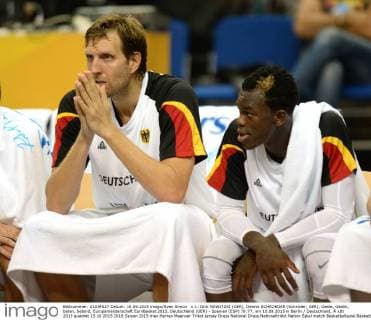 v.l.: Dirk NOWITZKI (GER), Dennis SCHROEDER (Schröder, GER), Geste, Gestik, beten, betend, Europameisterschaft EuroBasket 2015, Deutschland (GER) - Spanien (ESP) 76:77, am 10.09.2015 in Berlin Deutschland, Â