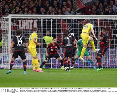 16.09.2015, xovx, Fussball UEFA Champions League, Bayer 04 Leverkusen - Bate Baryssau, emspor v.l. Amir Mehmedi (Bayer 04 Leverkusen), Kaspars Dubra (BATE Borisov), Roberto Hilbert (Bayer 04 Leverkusen), Javier Hernandez Chicharito (Bayer 04 Leverkusen), Nemanja Milunovic (BATE Borisov) mit dem Tor zum 1:1, Jonathan Tah (Bayer 04 Leverkusen), Aktion.