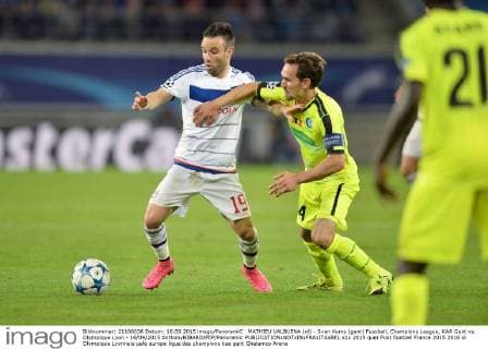 MATHIEU VALBUENA (ol) - Sven Kums (gant) Fussball, Champions League, KAA Gent vs. Olympique Lyon - 16 09 2015 AnthonyBIBARD FEP Panoramic