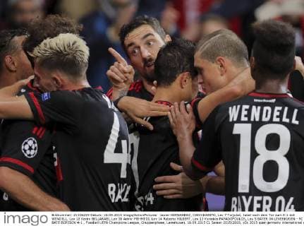 Javier HERNANDEZ, CHICCHARITO, Lev 7 Torjubel, Jubel nach dem Tor zum 4-1 mit WENDELL, Lev 18 Karim BELLARABI, Lev 38 Admir MEHMEDI, Lev 14 Roberto HILBERT, Lev 13 Kyriakos PAPADOPOULOS, Lev 5 BAYER 04 LEVERKUSEN - FC BATE BORISOV 4-1 , Fussball UEFA Champions League, Gruppenphase, Leverkusen, 16.09.2015 CL Saison 2015 2016,