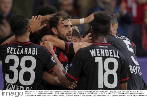 Javier HERNANDEZ, CHICCHARITO, Lev 7 Torjubel, Jubel nach dem Tor zum 4-1 mit WENDELL, Lev 18 Karim BELLARABI, Lev 38 Admir MEHMEDI, Lev 14 BAYER 04 LEVERKUSEN - FC BATE BORISOV 4-1 , Fussball UEFA Champions League, Gruppenphase, Leverkusen, 16.09.2015 CL Saison 2015 2016,