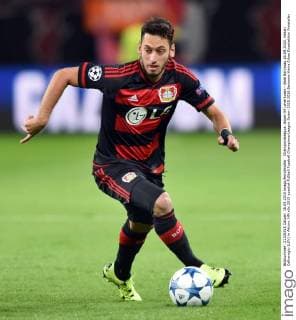 Championsleague: Bayer 04 Leverkusen - Bate Baryssau 16.09.2015. Hakan Calhanoglu (LEV) in Aktion. HM