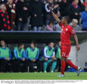 SOCCER - CL, Bayern vs Zagreb MUNICH,GERMANY,29.SEP.15 - SOCCER - UEFA Champions League, group stage, FC Bayern Muenchen vs GNK Dinamo Zagreb. Image shows the rejoicing of Douglas Costa (Bayern). GEPAxpictures xThomasxBachun