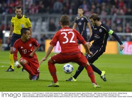 UEFA Champions League, Bayern Munich - GNK Dinamo Zagreb 29.09.2015., Allianz Arena, Munich, Germany - UEFA Champions League, Group F, 2nd round, Bayern Munich - GNK Dinamo Zagreb. Thiago Alcantara, Domagoj Antolic. MarkoxLukunic PIXSELL