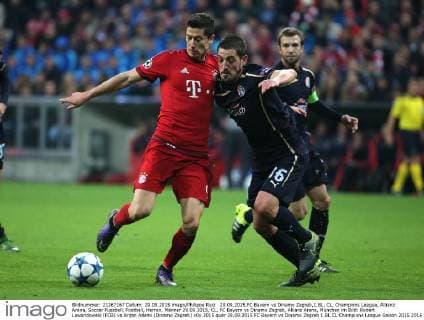 29.09.2015,FC Bayern vs Dinamo Zagreb,1.BL, CL, Champions League, Allianz Arena, Soccer Fussball, Football, Herren, Männer 29.09.2015, CL, FC Bayern vs Dinamo Zagreb, Allianz Arena, München im Bild: Robert Lewandowski (FCB) vs Arijan Ademi (Dinamo Zagreb)