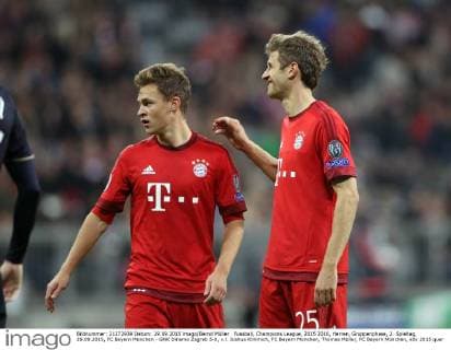 Fussball, Champions League, 2015 2016, Herren, Gruppenphase, 2. Spieltag, 29.09.2015, FC Bayern München - GNK Dinamo Zagreb 5-0, v.l. Joshua Kimmich, FC Bayern München, Thomas Müller, FC Bayern München,