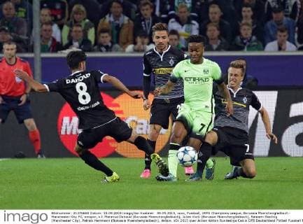 30.09.2015, xovx, Fussball, UEFA Champions League, Borussia Moenchengladbach - Manchester City FC, emspor, v.l. Mahmud Dahoud (Borussia Moenchengladbach), Julian Korb (Borussia Moenchengladbach), Raheem Sterling (Manchester City), Patrick Herrmann (Borussia Moenchengladbach), Aktion.