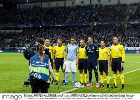 , 150930 Malmö FFs Markus Rosenberg och Real Madrids Cristiano Ronaldo tillsammans med domarna during UEFA CHAMPIONS LEAGUE 2015 2016 match between Malmö FF and Real Madrid. Copyright: PETTERxARVIDSON BB150930PA320