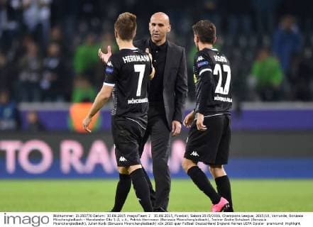 30.09.2015, Fussball, Saison 2015 2016, Champions League, 2015 16, Vorrunde, Borussia Mönchengladbach - Manchester City 1:2, v.li., Patrick Herrmann (Borussia Moenchengladbach), Trainer Andre Schubert (Borussia Moenchengladbach), Julian Korb (Borussia Moenchengladbach)