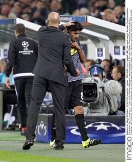 30.09.2015, xovx, Fussball, UEFA Champions League, Borussia Moenchengladbach - Manchester City FC, emspor, v.l. Trainer Andre Schubert (Borussia Moenchengladbach), Mahmud Dahoud (Borussia Moenchengladbach), Freisteller.