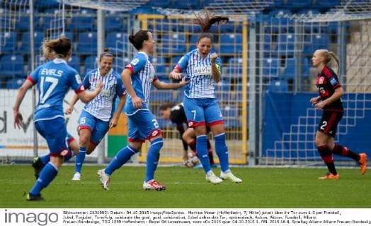 Martina Moser (Hoffenheim, 7, Mitte) jubelt über ihr Tor zum 1:0 per Freistoß, Jubel, Torjubel, Torerfolg, celebrate the goal, goal, celebration, Jubel ueber das Tor, optimistisch, Action, Aktion, Fussball, Allianz Frauen-Bundesliga, TSG 1899 Hoffenheim - Bayer 04 Leverkusen, xozx