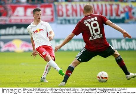 RBLeipzig - Nuernberg Fussball 2.Bundesliga Leipzig, 04.10.2015, Red Bull Arena, Fussball, 2.Bundesliga, 10.Spieltag. , RB Leipzig vs. 1.FC Nürnberg 3:2 (3:0). , Diego Demme (li., Leipzig) gegen Hanno Behrens (re., Nürnberg). ,