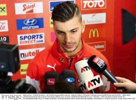 Aktuell Fußball, EM Quali, Pk Nationalmannschaft Österreich SOCCER - UEFA EURO EM Europameisterschaft Fussball 2016 quali, MNE vs AUT, preview VIENNA,AUSTRIA,06.OCT.15 - SOCCER - UEFA European Championship EM Europameisterschaft 2016, European Qualifiers, ÖFB international match Länderspiel Nationalteam Montenegro vs Austria, preview, mixed zone of team AUT. Image shows Aleksandar Dragovic (AUT). GEPAxpictures xChristianxOrt