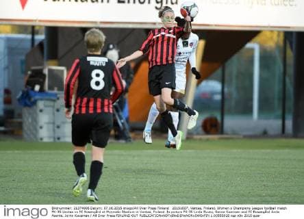 20151007, Vantaa, Finland. Women s Champions League football match PK-35 Vantaa vs FC Roseng?rd at Myymaki Stadium in Vantaa, Fniland. In picture PK-35 Linda Ruutu, Sanna Saarinen and FC Roseng?rd Anita Asante. Jarno Kuusinen All Over Press FINLAND OUT 1.03555928