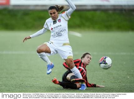 20151007, Vantaa, Finland. Women s Champions League football match PK-35 Vantaa vs FC Roseng?rd at Myymaki Stadium in Vantaa, Fniland. In picture FC Roseng?rd Marta Viera da Silva and PK-35 Eveliina Parikka. Jarno Kuusinen All Over Press FINLAND OUT 1.03555930