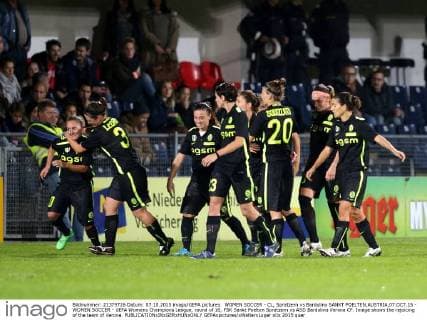 WOMEN SOCCER - CL, Spratzern vs Bardolino SANKT POELTEN,AUSTRIA,07.OCT.15 - WOMEN SOCCER - UEFA Womens Champions League, round of 16, FSK Sankt Poelten Spratzern vs ASD Bardolino Verona CF. Image shows the rejoicing of the team of Verona. GEPAxpictures xWalterxLuger