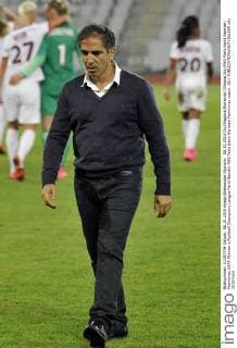 08.10.2015 Cluj-Napoca(Romania) Olimpia Cluj-PSG Paris Saint Germain Feminines UEFA Women s Football Champions League Farid Benstiti PSG Paris Saint Germain Feminines coach :Str