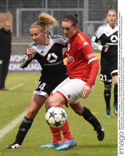 15.10.2015, xblx, Fussball UEFA Champions League Womans, 1.FFC Frankfurt - Standard Lüttich, v.l. Jackie Groenen (1.FFC Frankfurt), Britt Vanhamel (Standard Luettich)