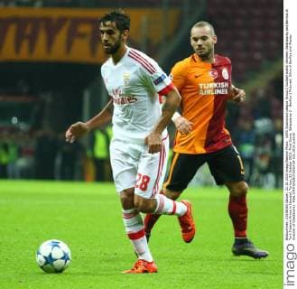 UEFA Champions League Group C football match between Galatasaray and Benfica at Turk Telekom Arena in Istanbul, Turkey, 21 October 2015. Final Score: Galatasaray 2 - Benfica 1 Pictured: Silvio of Benfica and Wesley Sneijder of Galatasaray.