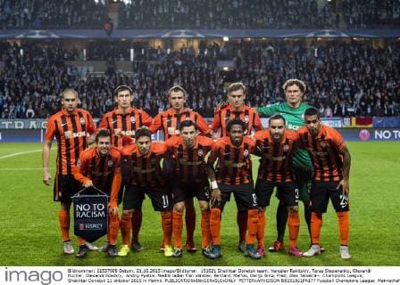151021 Shakhtar Donetsk team: Yaroslav Rakitskiy, Taras Stepanenko, Olexandr Kucher, Olexandr Gladkiy, Andriy Pyatov. Nedre raden fran vänster, Bernard, Marlos, Darijo Srna, Fred, Alex Teixeira - Champions League, Shakhtar Donetsk 21 oktober 2015 in Malmö. PETTERxARVIDSON BB151021PA177