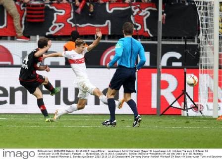 Leverkusen Admir Mehmedi (Bayer 04 Leverkusen 14) mit dem Tor zum 4:3 Bayer 04 Leverkusen vs VfB Stuttgart, Fussball, 1. Bundesliga, 24.10.2015, Copyright: Schülerx xEibner-Pressefoto EP_jse
