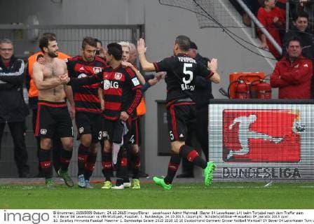 Leverkusen Admir Mehmedi (Bayer 04 Leverkusen 14) beim Torjubel nach dem Treffer zum 4:3 Bayer 04 Leverkusen vs VfB Stuttgart, Fussball, 1. Bundesliga, 24.10.2015, Copyright: Schülerx xEibner-Pressefoto EP_jse
